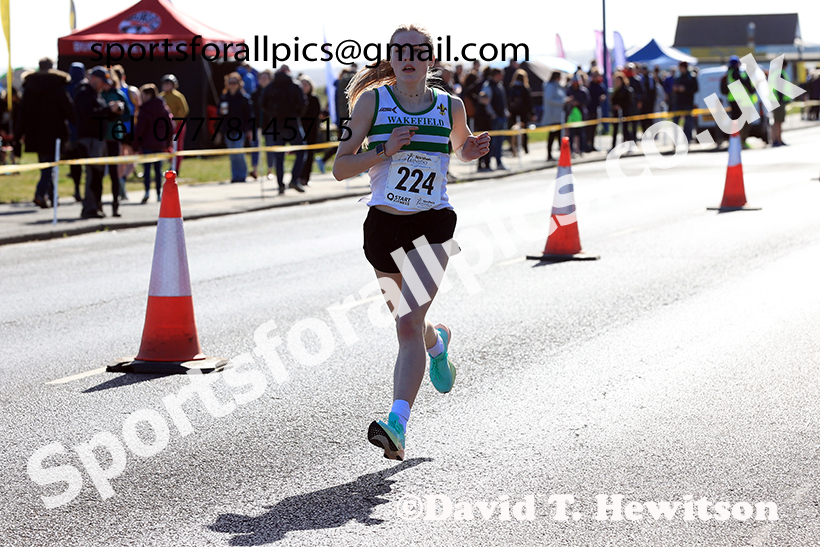 Girls under-15s 5k, 2025 Northern 12 and 6 Stage Road Relays and Junior 5k, Redcar. Photo: David T. Hewitson/Sports for All Pics